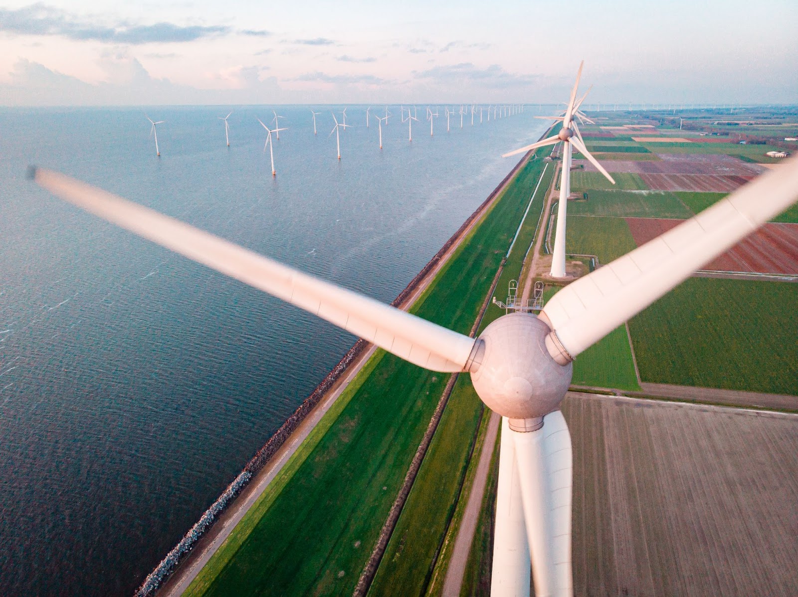 Offshore and onshore wind turbines